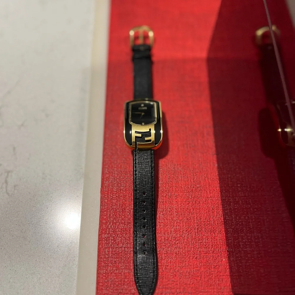 FENDI CHAMELEON AUTHENTIC DOUBLE ICONIC ‘F’ LEATHER DIAMOND WATCH